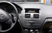 奔驰C200安装爱影DVD导航导航,欧卡改装网,汽车改装