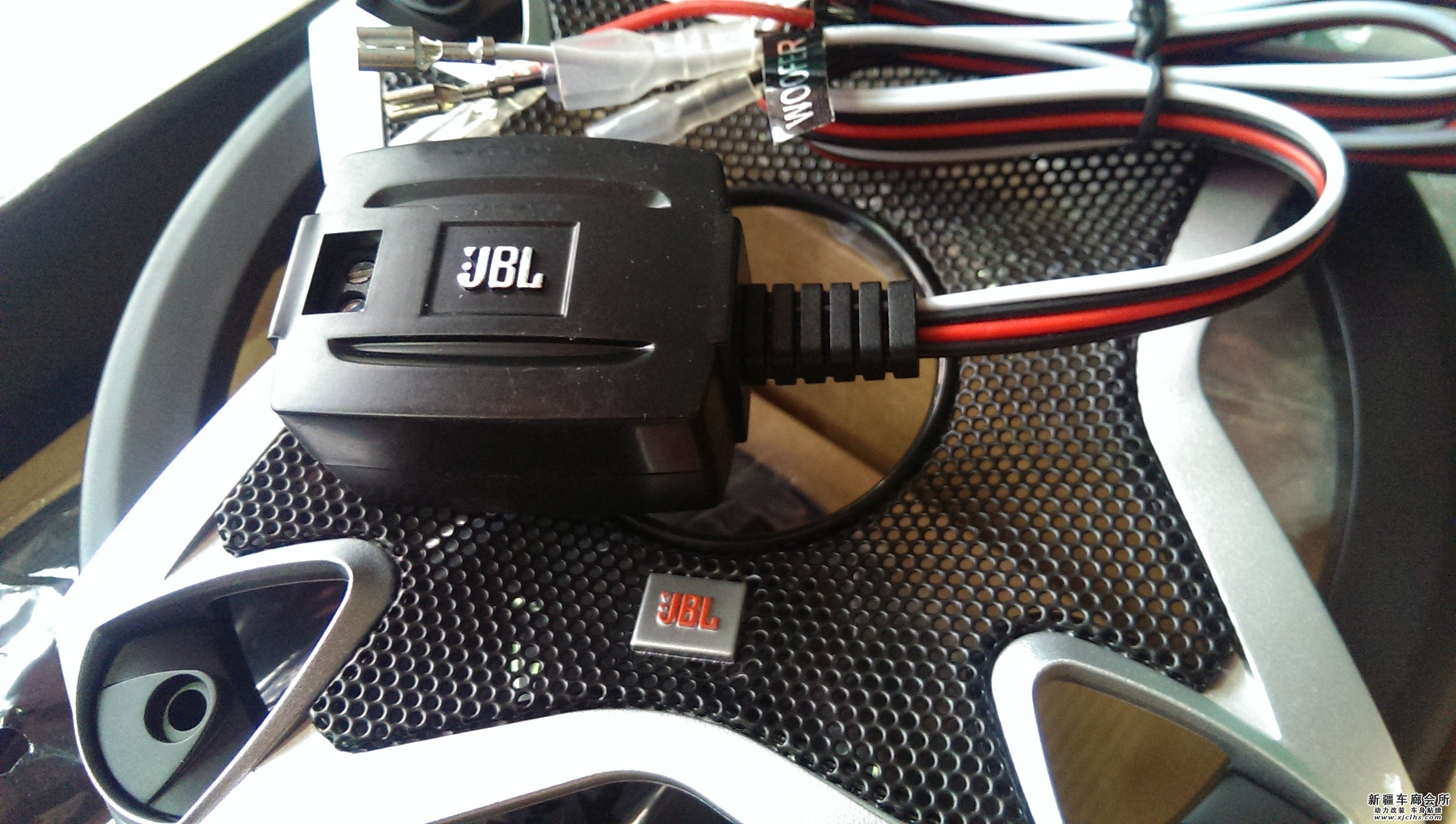 欧卡改装网,改装案例,哈佛H5四门隔音 JBL喇叭