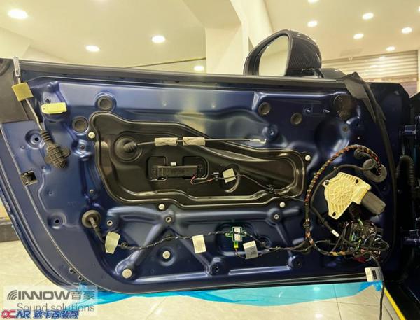奔驰AMG GT改装音响施工过程展示