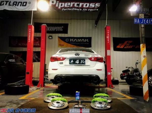撒野前准备!英菲尼迪Q50改装AP Racing刹车系统 刹车改装哪家好