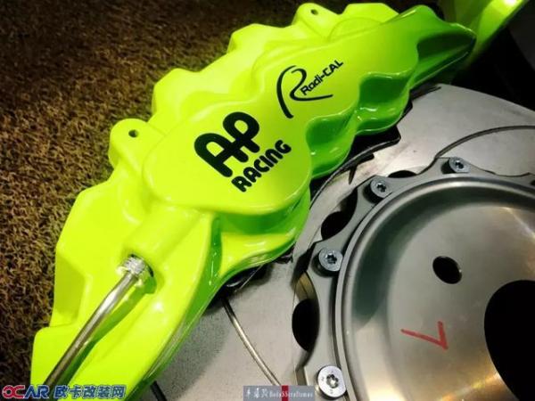 撒野前准备!英菲尼迪Q50改装AP Racing刹车系统 刹车改装哪家好