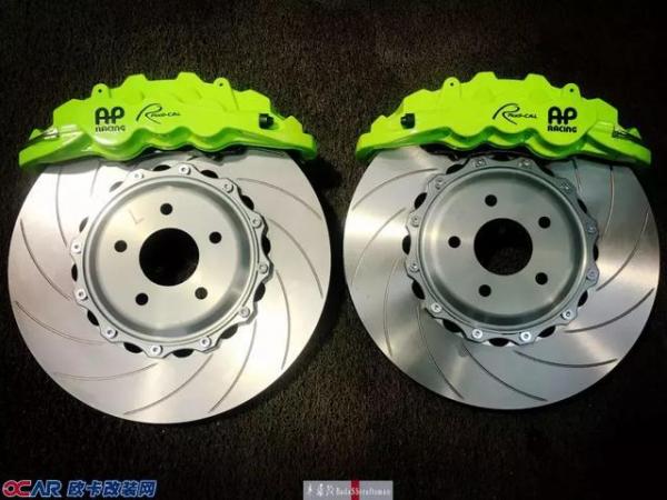撒野前准备!英菲尼迪Q50改装AP Racing刹车系统 刹车改装哪家好