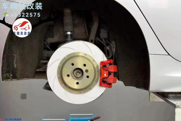 宝马3系后轮改装加大刹车盘