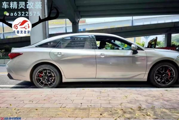 丰田亚洲龙改装Brembo大六活塞刹车卡钳完工 丰田亚洲龙改装Brembo大六活塞刹车卡钳完工