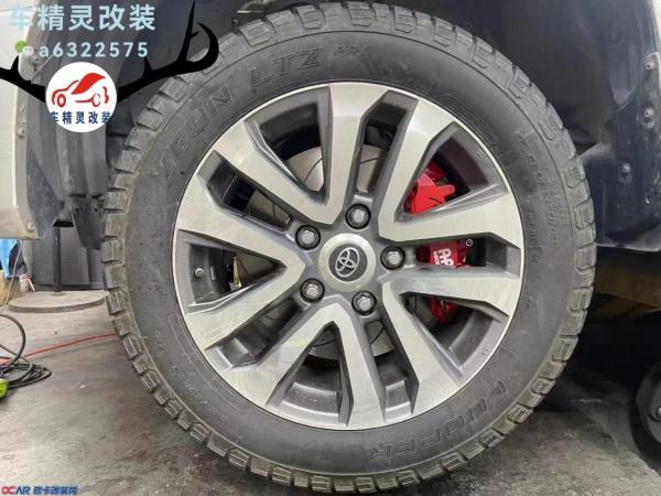 丰田兰德酷路泽改装AP95前6后4刹车卡钳完工 丰田兰德酷路泽改装AP95前6后4刹车卡钳完工