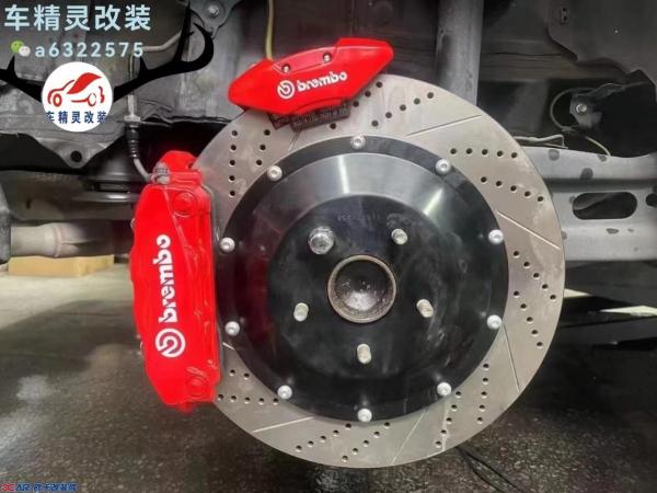 丰田埃尔法后轮改装Brembo四活塞刹车卡钳 丰田埃尔法后轮改装Brembo四活塞刹车卡钳