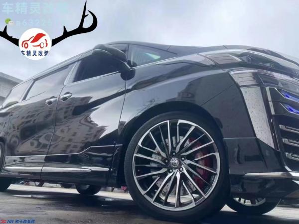 丰田埃尔法改装Brembo前6后4刹车卡钳完工 丰田埃尔法改装Brembo前6后4刹车卡钳完工