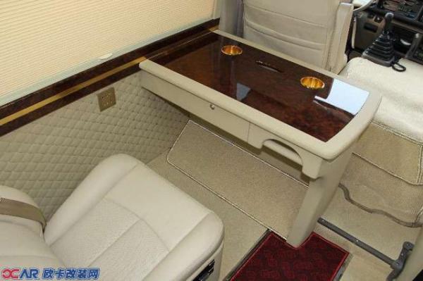 丰田考斯特11座内饰价格考斯特11座多少钱