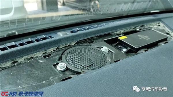 声声保SM33中音喇叭原位无损安装在汽车中置位