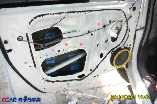 欧卡改装网,改装案例,丰田雅力士倒模阿尔派CD机+改装摩雷听宝+升级隔音